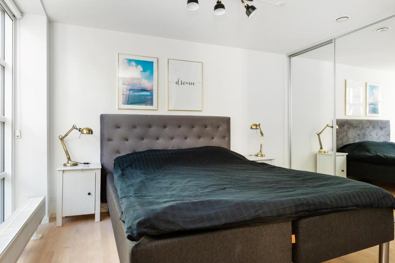 Apartamento 200 M Fra Rutebilstation - Privat Terrasse, Grill Århus Exterior foto