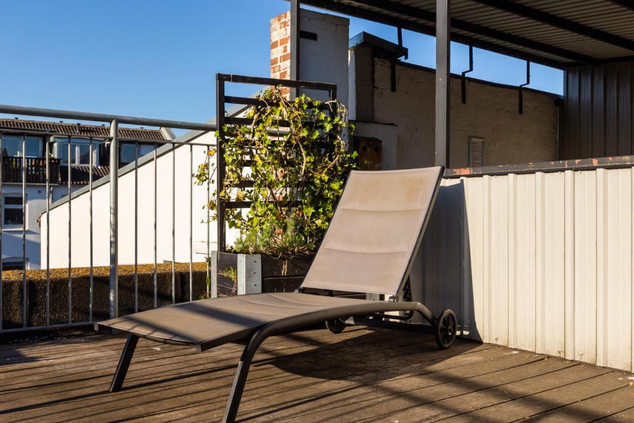 Apartamento 200 M Fra Rutebilstation - Privat Terrasse, Grill Århus Exterior foto